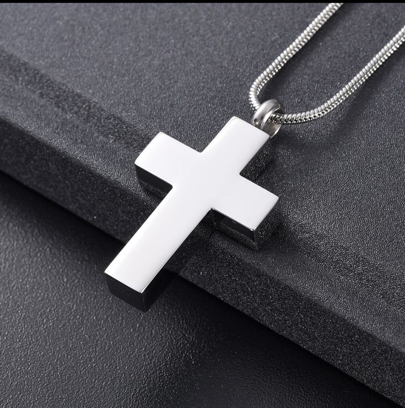 Ashanger Zilverkleurig Kruis met Zwart RVS